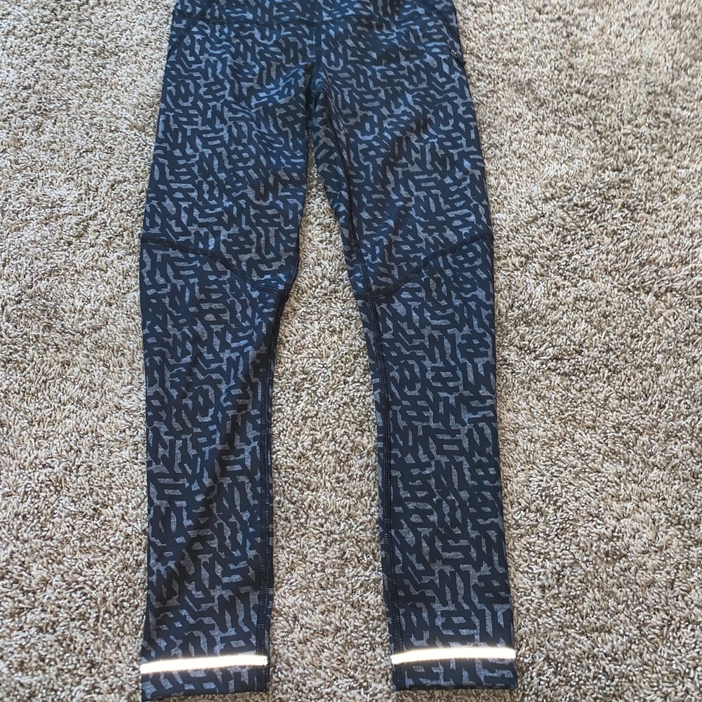LULULEMON running legging in pristine condition